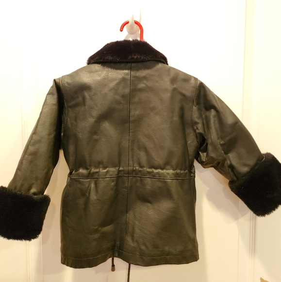 Genuine leather and faux fur coat. - Picture 3 of 4